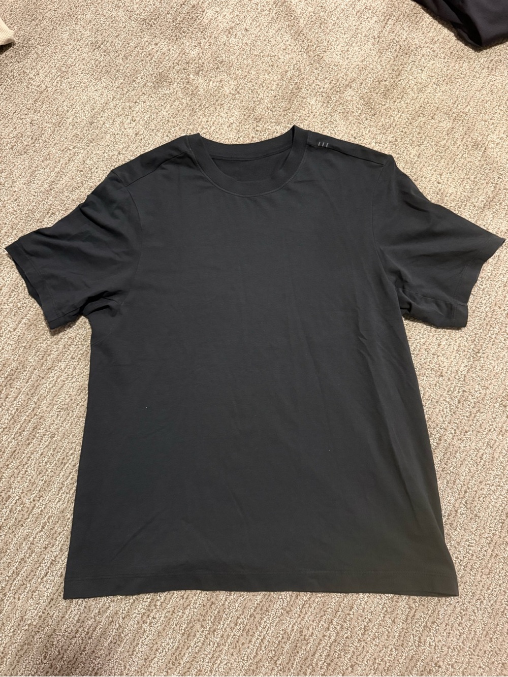 lululemon athletica Men's Black Short Sleeve Crew Tee